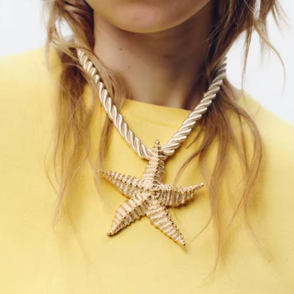New! ZARA Gold Starfish Pendant Necklace • NWOT 1000C